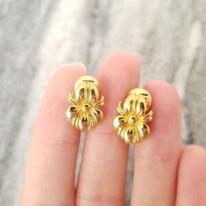 Vintage Little Flower Clip On Earrings, Gold Tone, Estate